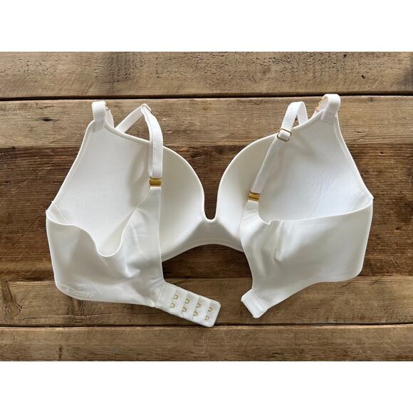 Victoria's Secret Smooth White 32C Incredible Push-Up Perfect Shape Bra - Picture 2 of 2